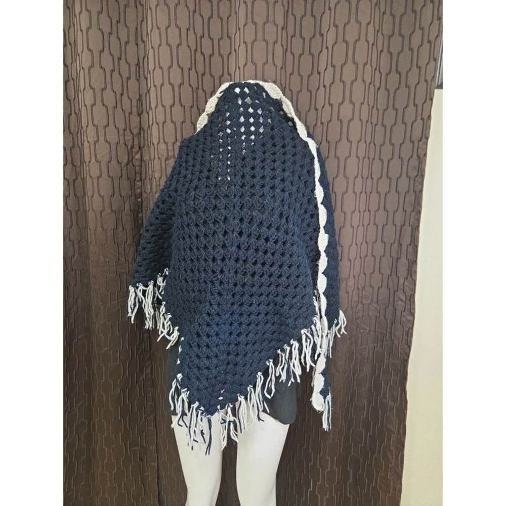 Vintage Handmade Crochet Triangle Shawl Wrap Black White Fringe Boho Festival